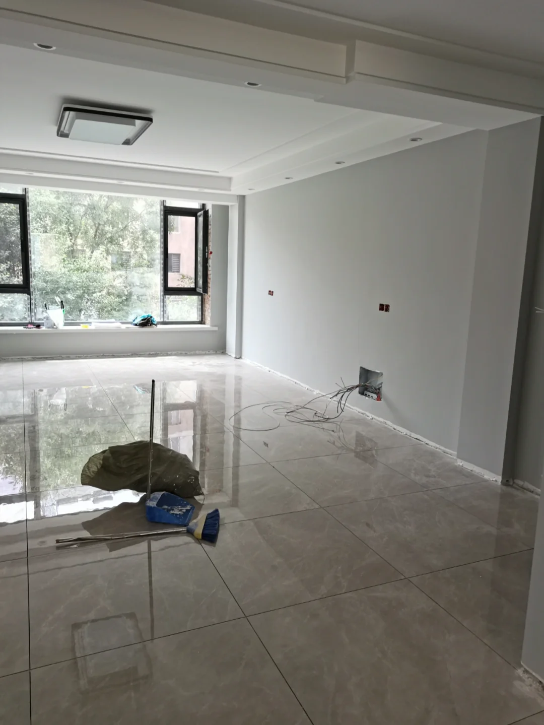 瓷砖坏了一点怎么补救(瓷砖损坏了一点怎么补救)